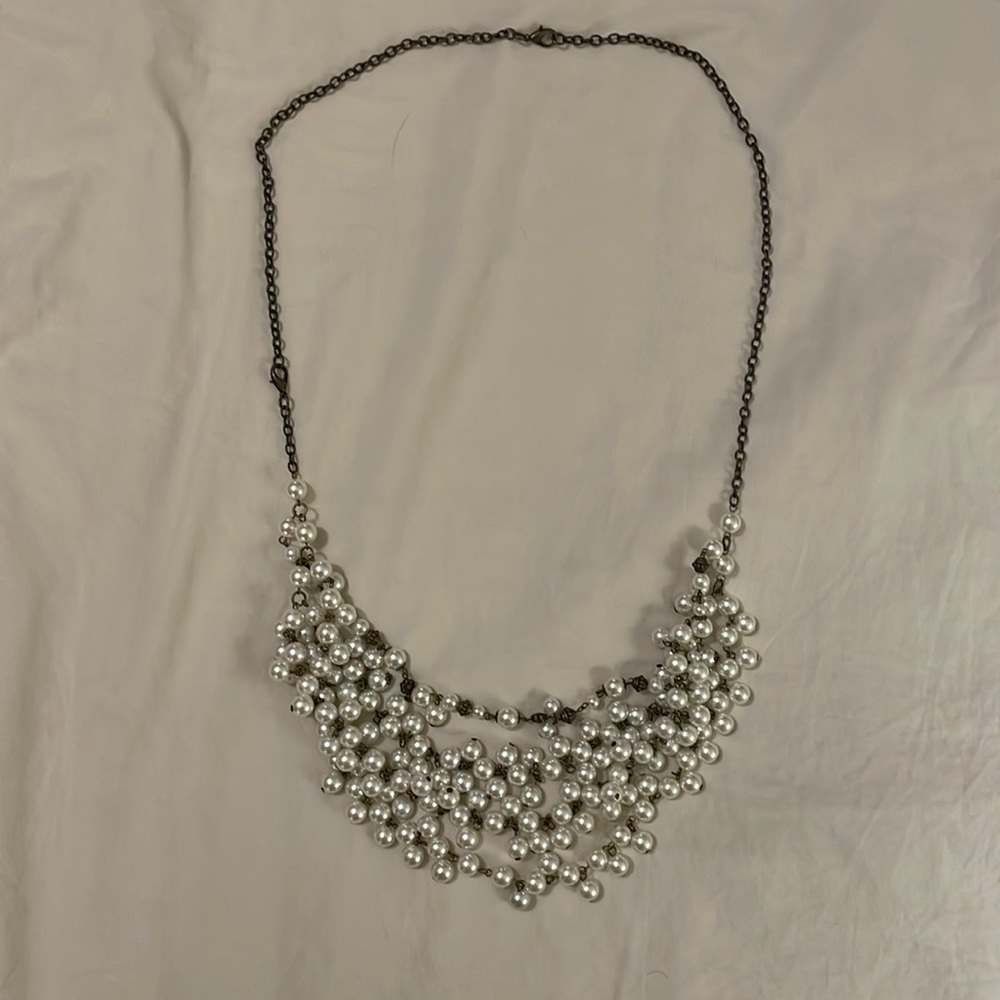 Vintage style adjustable pearl necklace - Plunder brand.